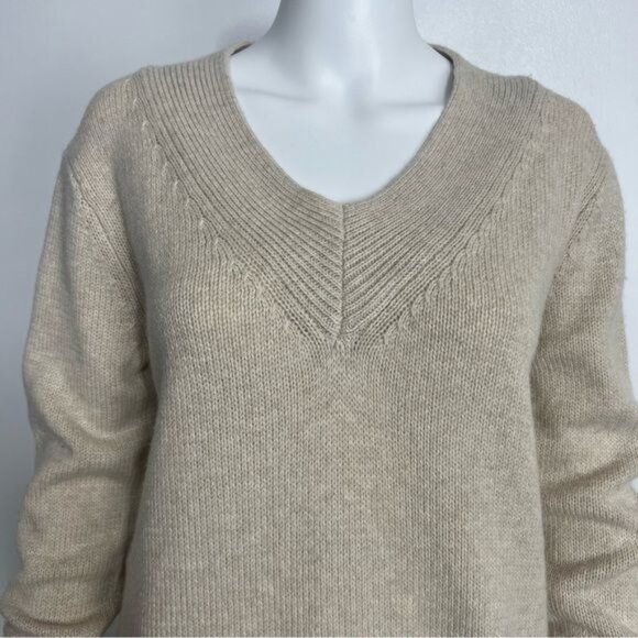 NWT One Grey Day V Neck Tunic Sweater - XS - Picture 5 of 8